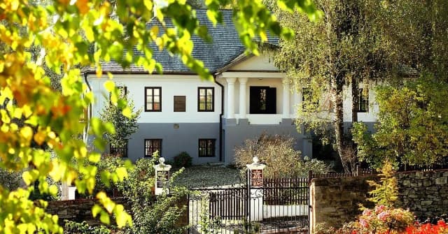 W jakiej epoce tworzył Adam Mickiewicz i jak wpłynęła na jego twórczość? W jakiej epoce tworzył Adam Mickiewicz i jak wpłynęła na jego twórczość?