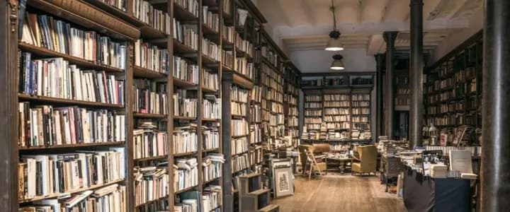 Podział epok literackich: Kluczowe cechy i wpływ na literaturę Podział epok literackich: Kluczowe cechy i wpływ na literaturę