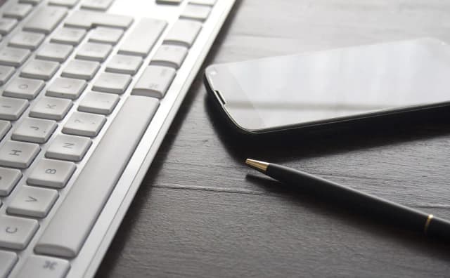 Jak internet w tekstach kultury zmienia język i komunikację? Jak internet w tekstach kultury zmienia język i komunikację?