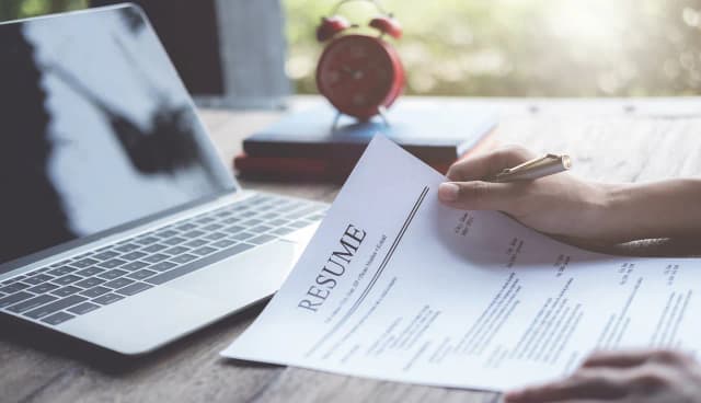 Jak napisać życiorys na studia, aby wyróżnić się w rekrutacji Jak napisać życiorys na studia, aby wyróżnić się w rekrutacji